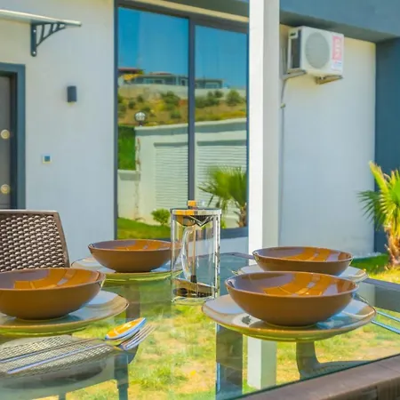 Vilă 4 Kisilik Ozel Havuzlu Ve Bahceli Villa, Mugla - Awz216 *