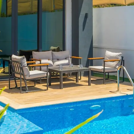 4 Kisilik Ozel Havuzlu Ve Bahceli Villa, Mugla - Awz216 Villa
